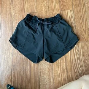 Lululemon Hotty Hot short long size 4
